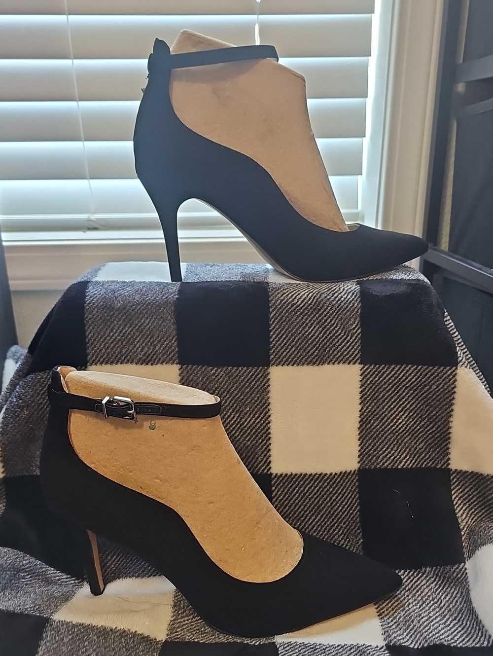 Max Studio Black Pointed-Toe Ankle-Strap Stiletto Pumps